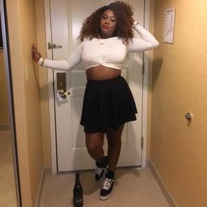 Meet your Posher, Chloe